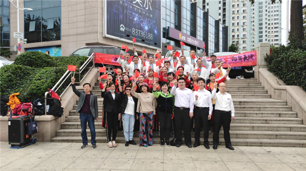 大港街道青海路社區(qū)以“資源共享”實現(xiàn)“雙向服務(wù)” 攜手網(wǎng)格治理合伙人共慶祖國七十一周年華誕