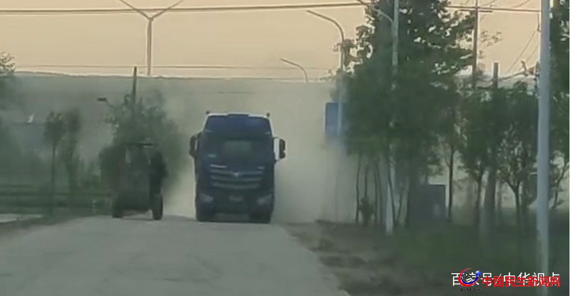 江蘇東海：惠民工程為何要保密 道路揚(yáng)塵竟然無人管？