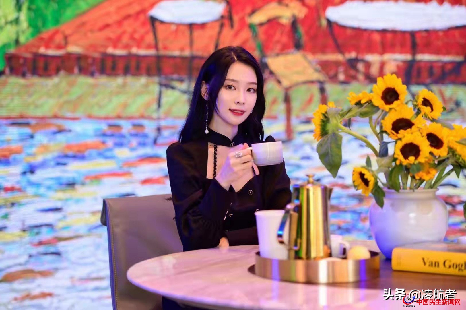 青島大嫚：國內(nèi)知名博主舒芙蕾蕾，身高168CM，體重45KG