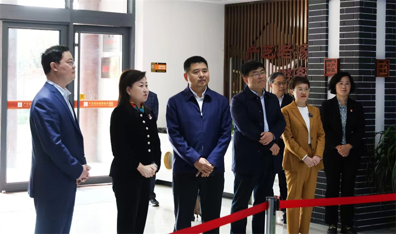 青島市婦聯(lián)主席宋立春一行到萊西市水集街道調(diào)研