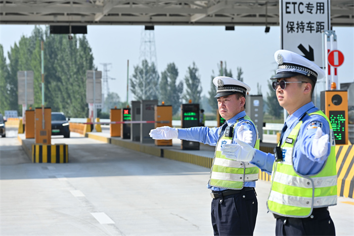 國(guó)慶中秋假期返程高峰來臨 青島公安交管提醒注意交通安全
